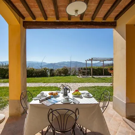Noce, Mandorlo, Nespolo, Mora, Fragola Appartement Valfabbrica