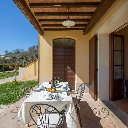 Noce, Mandorlo, Nespolo, Mora, Fragola Appartement Valfabbrica