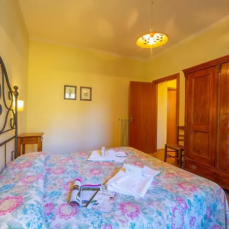 Noce, Mandorlo, Nespolo, Mora, Fragola Appartement Valfabbrica