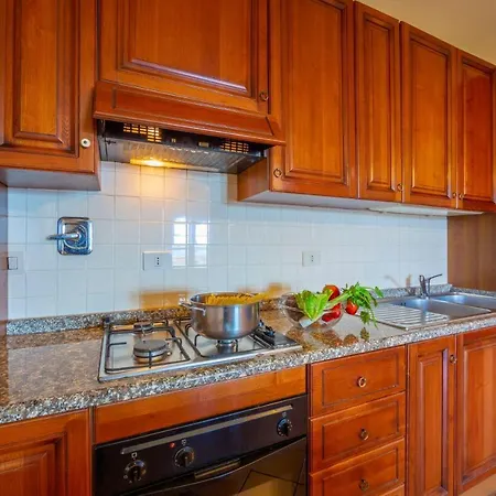 Noce, Mandorlo, Nespolo, Mora, Fragola Appartement Valfabbrica